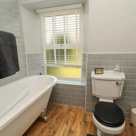 2 High Lane Terrace *
